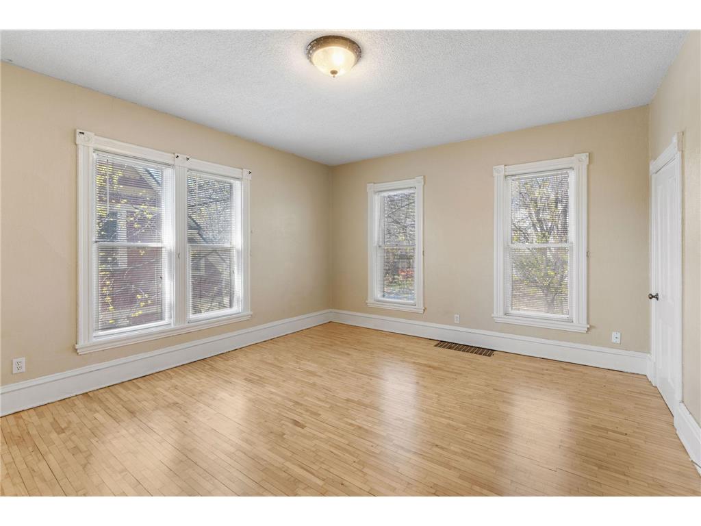 2048 Carroll Avenue Saint Paul MN 55104 7053661 image4