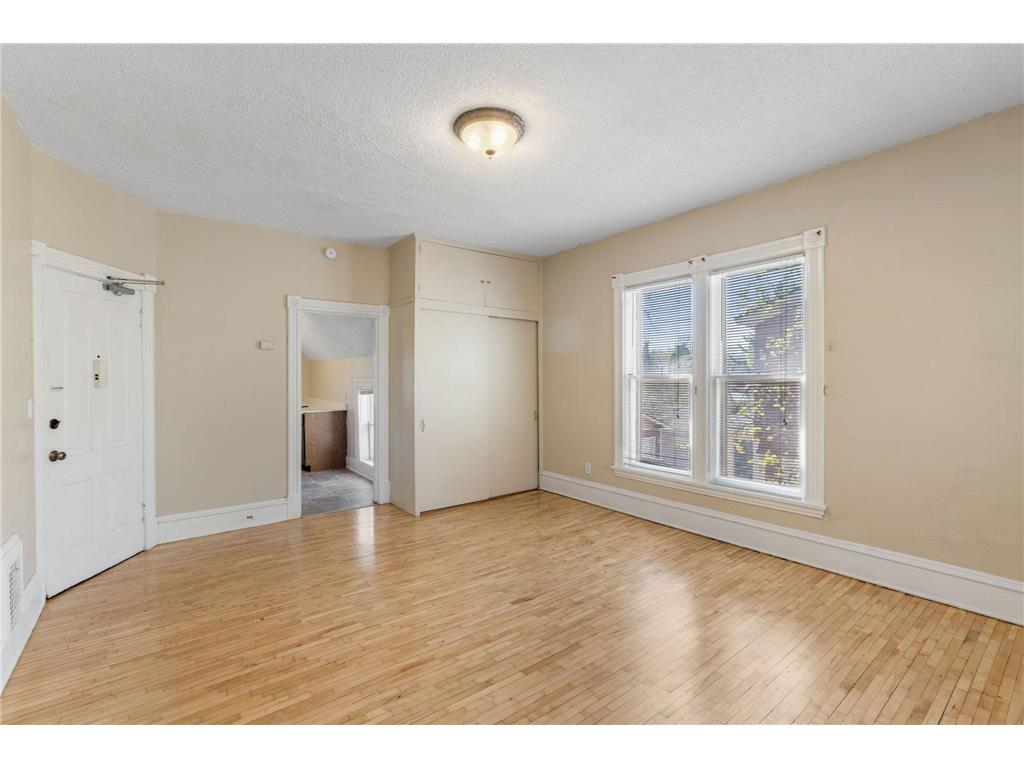 2048 Carroll Avenue Saint Paul MN 55104 7053661 image5