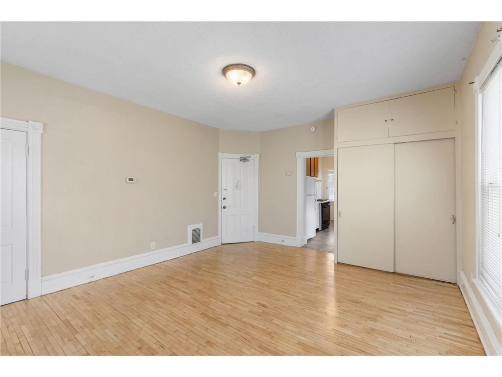 2048 Carroll Avenue Saint Paul MN 55104 7053661 image6