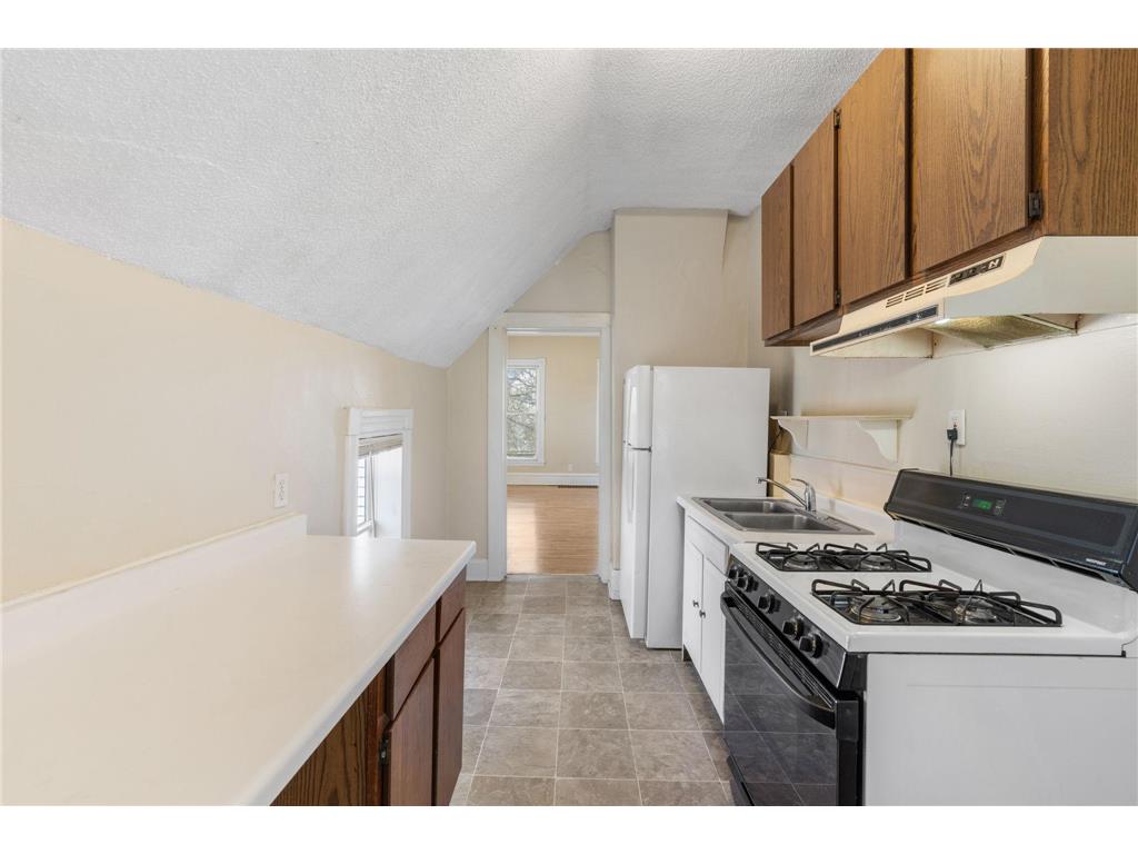 2048 Carroll Avenue Saint Paul MN 55104 7053661 image9
