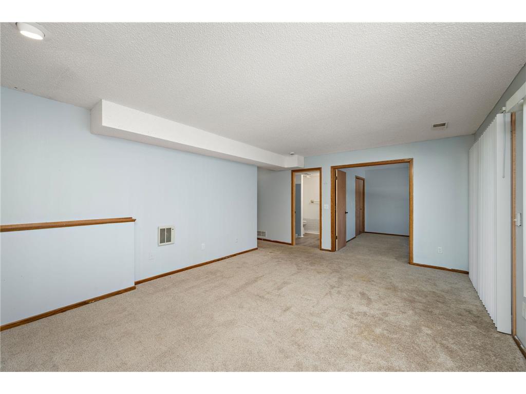 2048 Kings Road Eagan MN 55122 7026364 image17