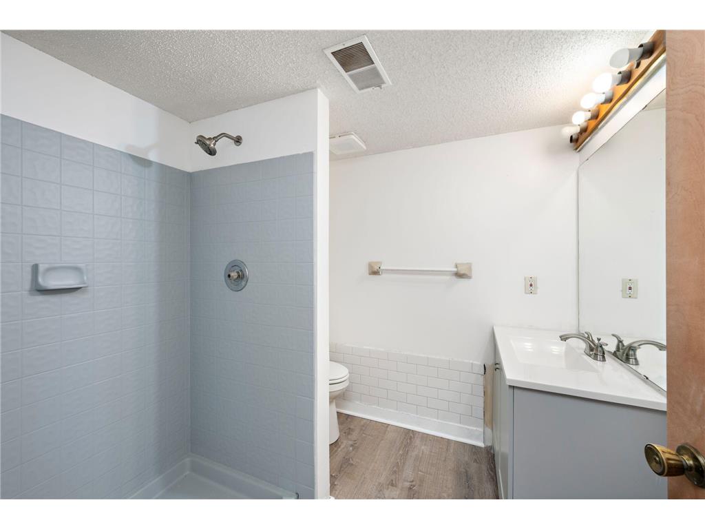 2048 Kings Road Eagan MN 55122 7026364 image19