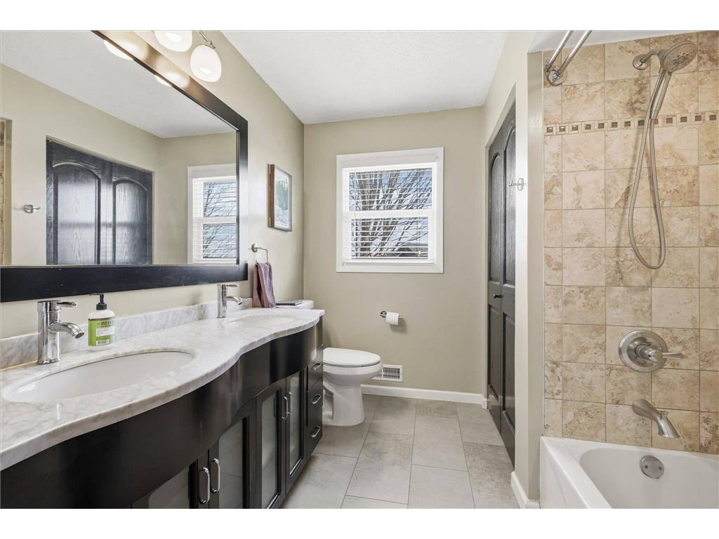 20483 Hamburg Avenue Lakeville MN 55044 7054909 image15