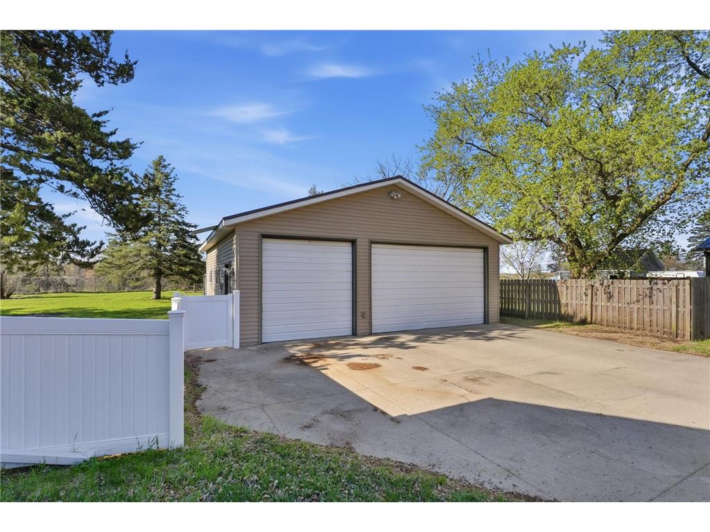 205 1st Avenue NW New London MN 56273 7065371 image7