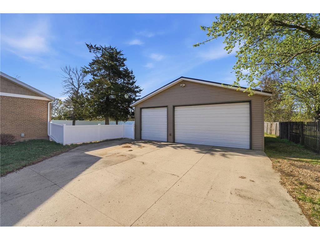 205 1st Avenue NW New London MN 56273 7065371 image8