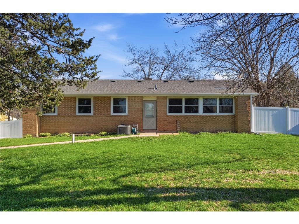 205 1st Avenue NW New London MN 56273 7065371 image9