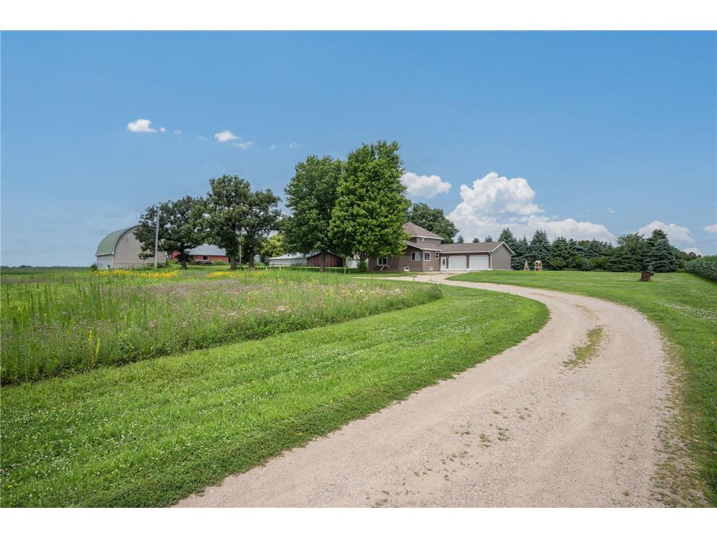 205 232nd Avenue Fairmont MN 56031 7110028 image1