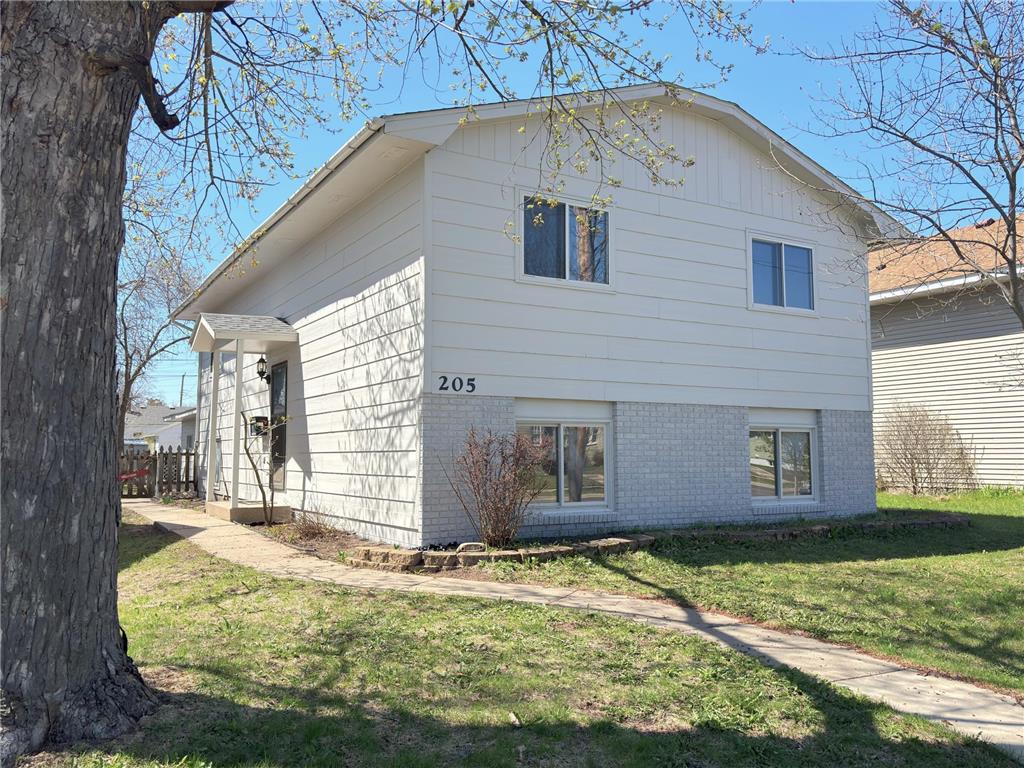 205 24th Avenue N Saint Cloud MN 56303 6712521 image1