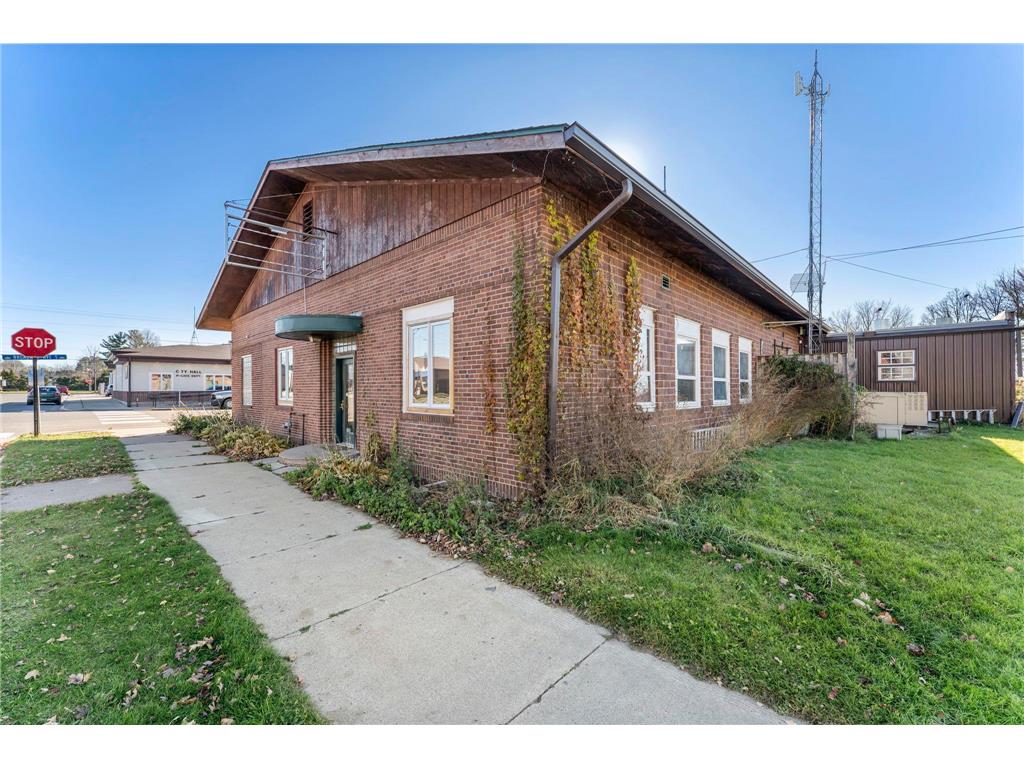 205 2nd Street SW Braham MN 55006 6731444 image8