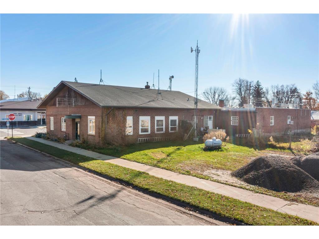 205 2nd Street SW Braham MN 55006 7020108 image6