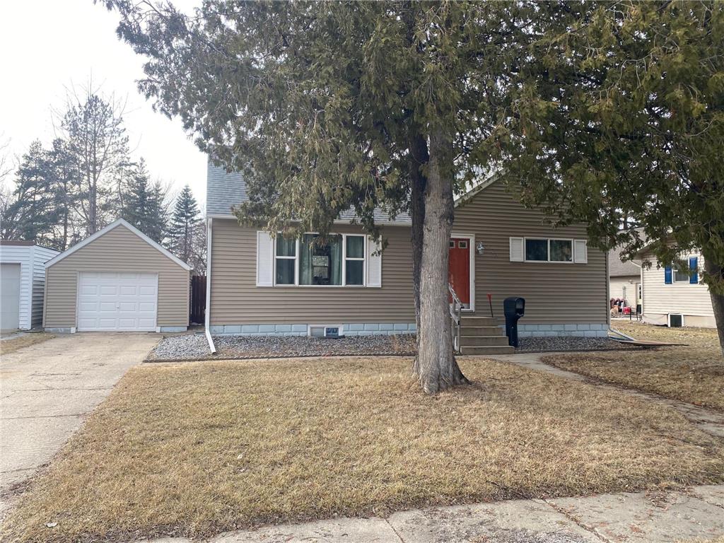 205 6th Avenue SE Roseau MN 56751 6506091 image1