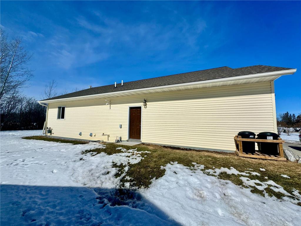 205 6th Avenue SW Warroad MN 56763 7035400 image18