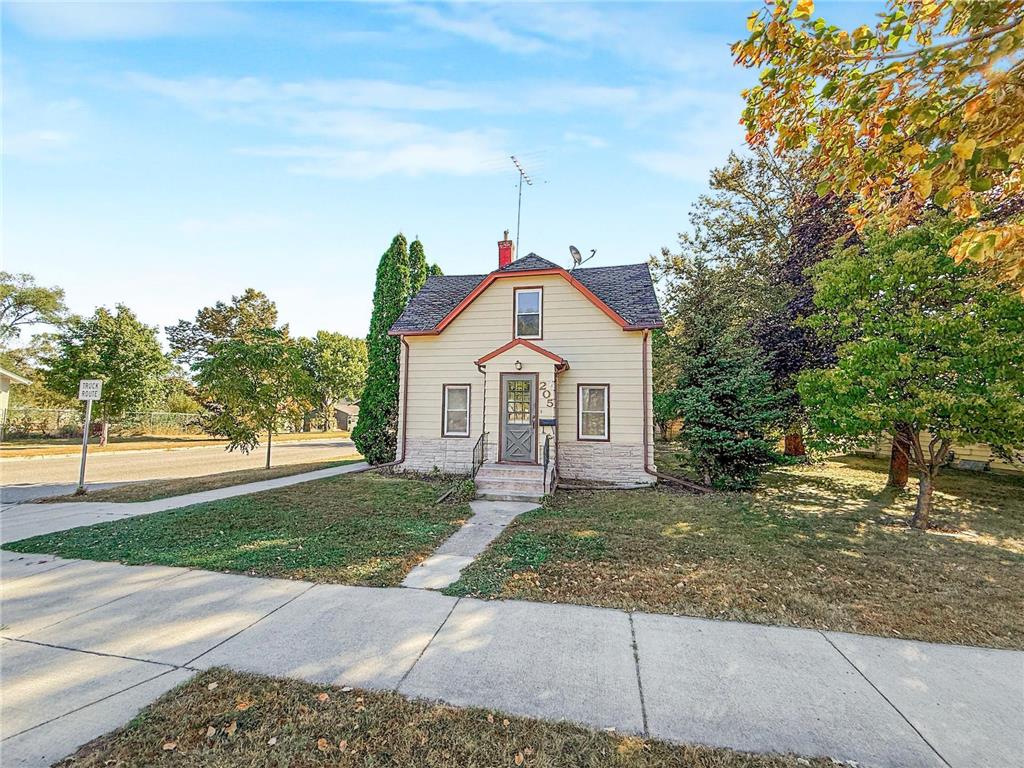 205 Adams Street Hutchinson MN 55350 6657892 image1