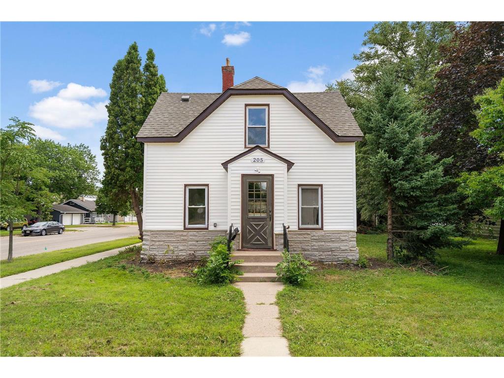 205 Adams Street SE Hutchinson MN 55350 7114743 image2