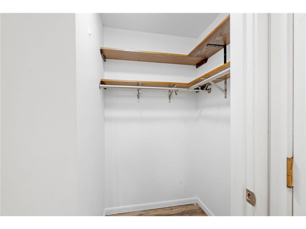 205 Barry Avenue S #114 Wayzata MN 55391 6813040 image17