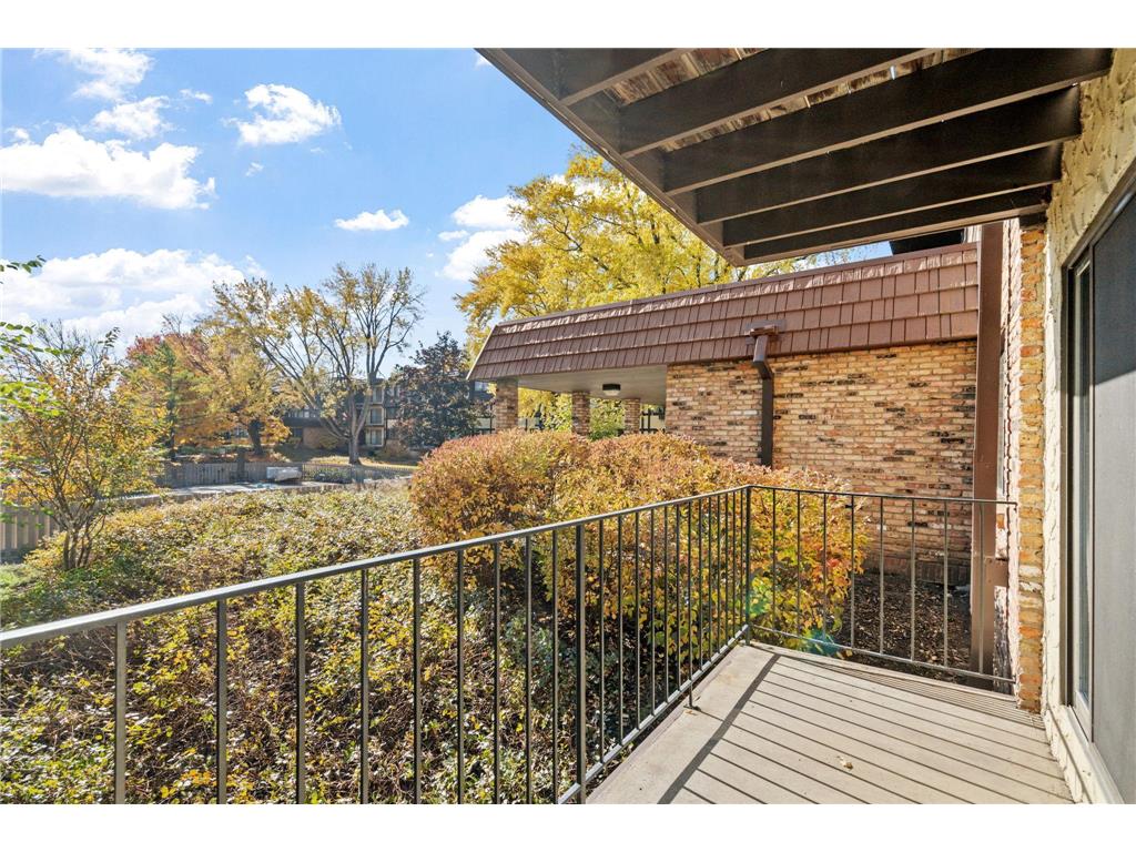 205 Barry Avenue S #114 Wayzata MN 55391 6813040 image18