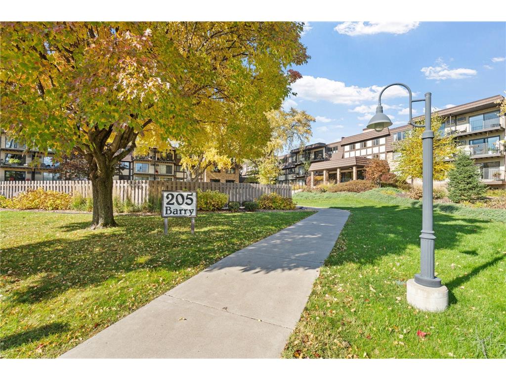 205 Barry Avenue S #114 Wayzata MN 55391 6813040 image2