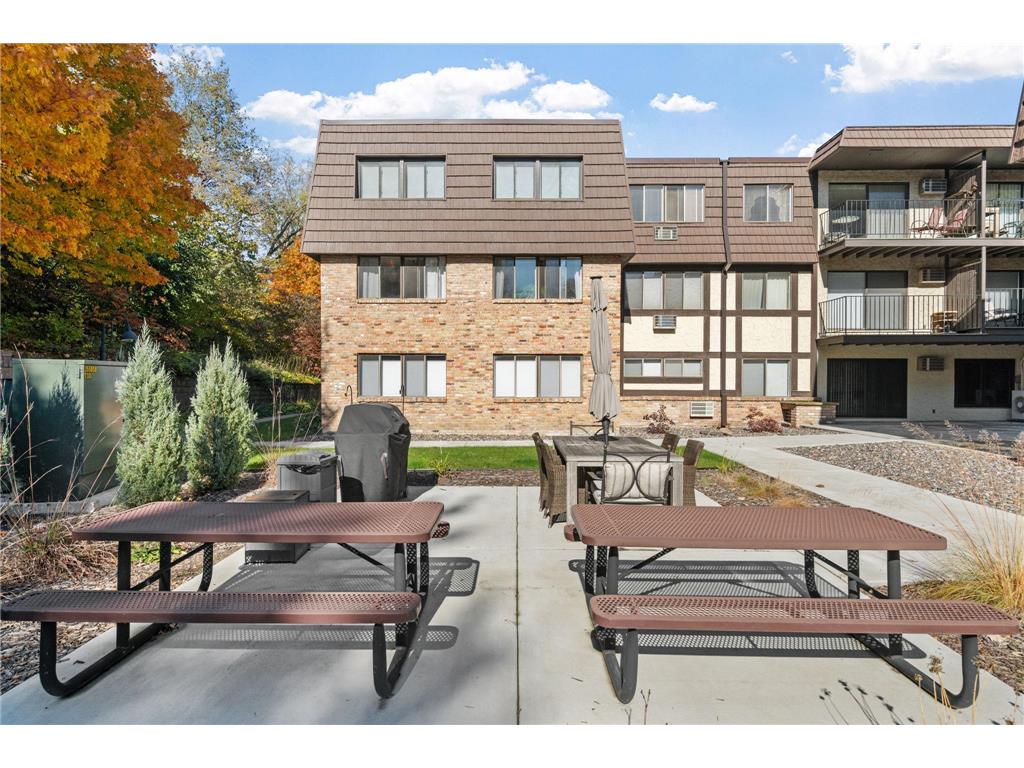 205 Barry Avenue S #114 Wayzata MN 55391 6813040 image35