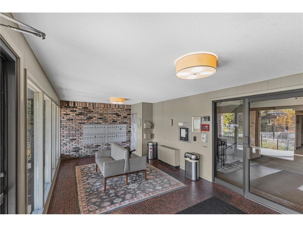 205 Barry Avenue S #210 Wayzata MN 55391 6800694 image16