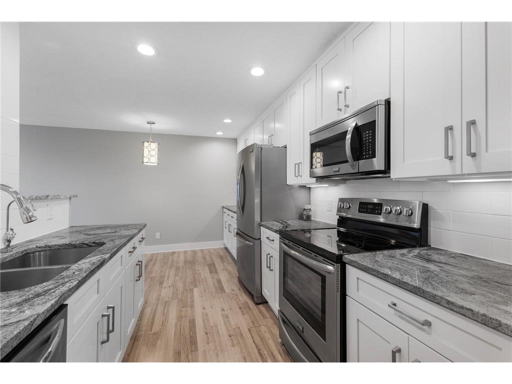 205 Barry Avenue S #210 Wayzata MN 55391 6800694 image4