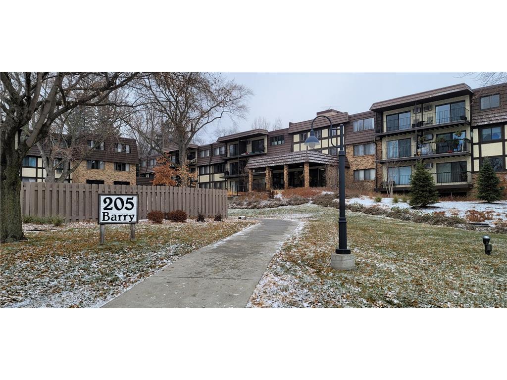 205 Barry Avenue S #215 Wayzata MN 55391 6469293 image1