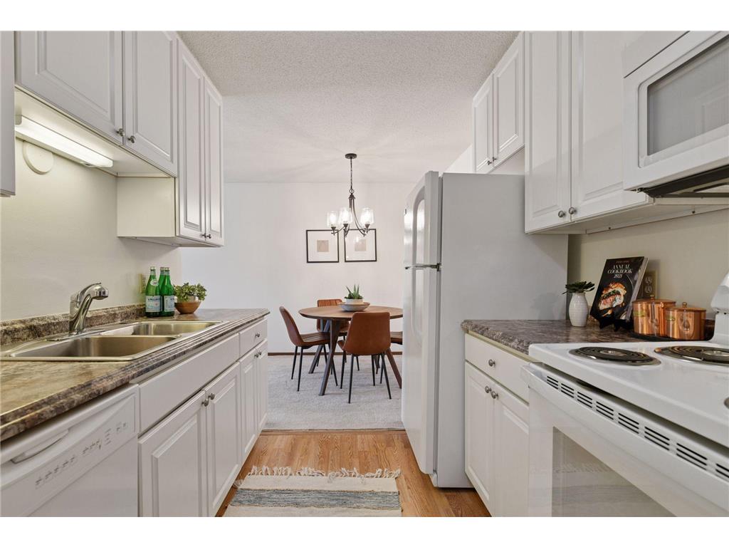 205 Barry Avenue S #303 Wayzata MN 55391 7012634 image10