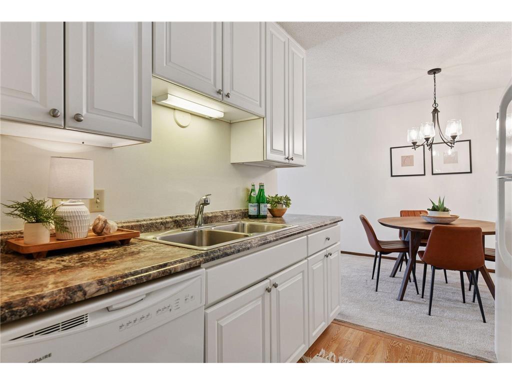 205 Barry Avenue S #303 Wayzata MN 55391 7012634 image11