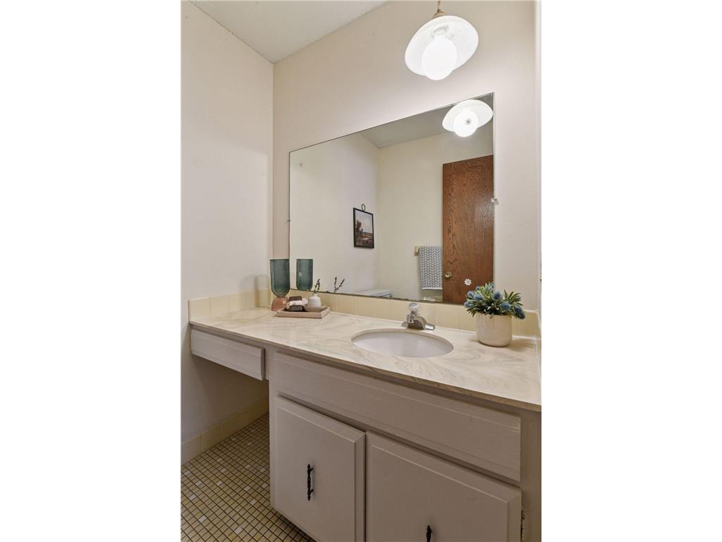 205 Barry Avenue S #303 Wayzata MN 55391 7012634 image19