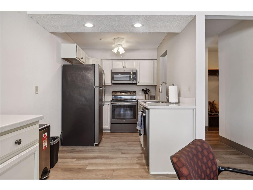 205 Barry Avenue S #303 Wayzata MN 55391 7012634 image30