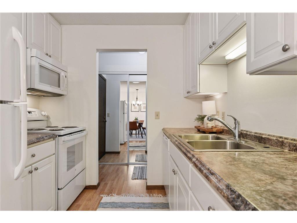 205 Barry Avenue S #303 Wayzata MN 55391 7012634 image8