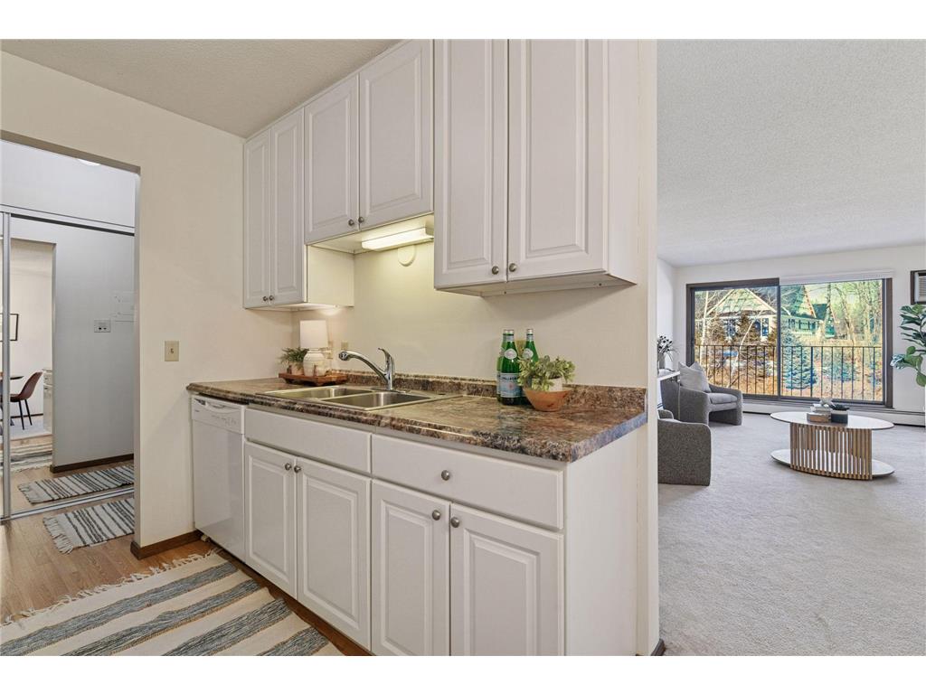 205 Barry Avenue S #303 Wayzata MN 55391 7012634 image9