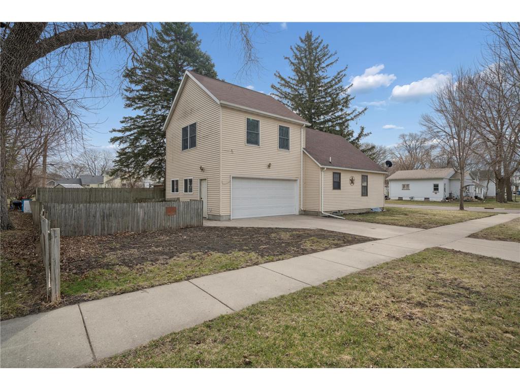 205 E 11th Street Fairmont MN 56031 7045850 image20