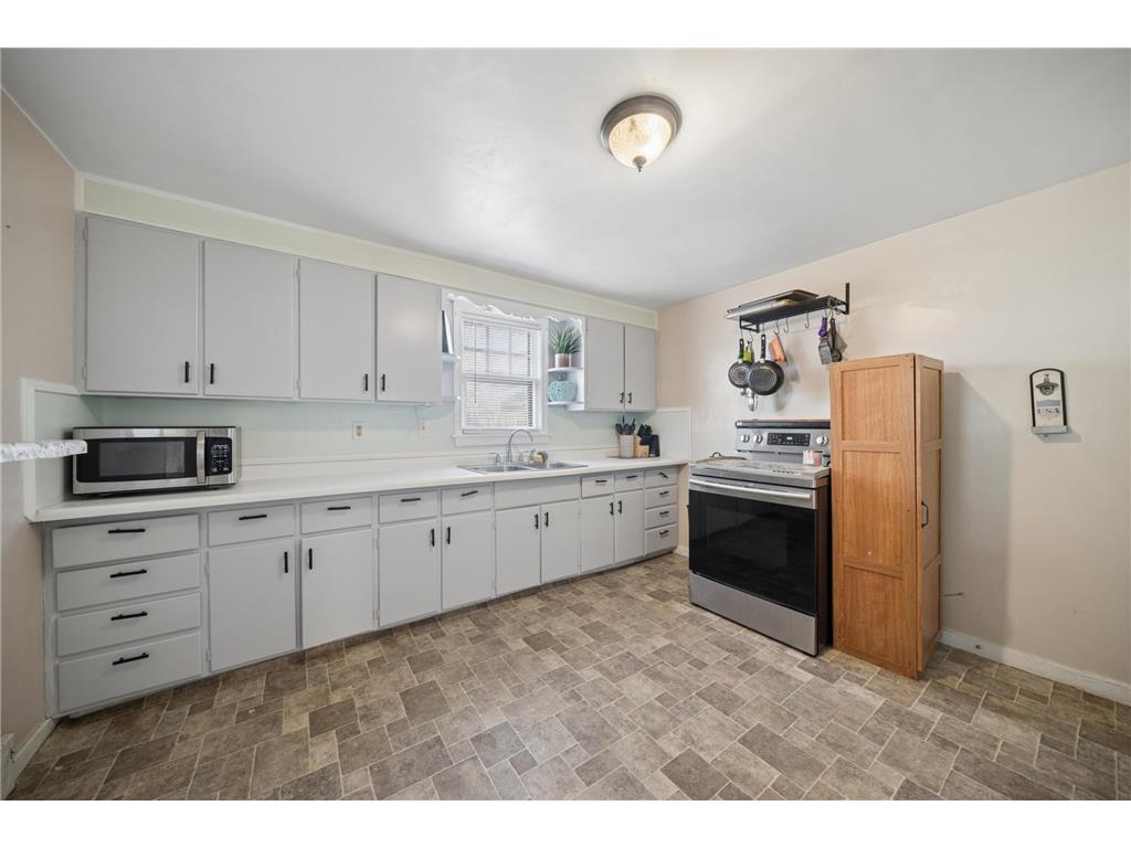 205 E 11th Street Fairmont MN 56031 7045850 image3