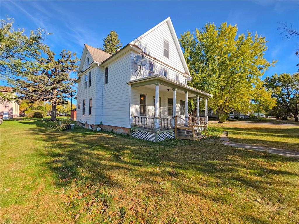 205 E 3rd Street E Herman MN 56248 6806545 image1