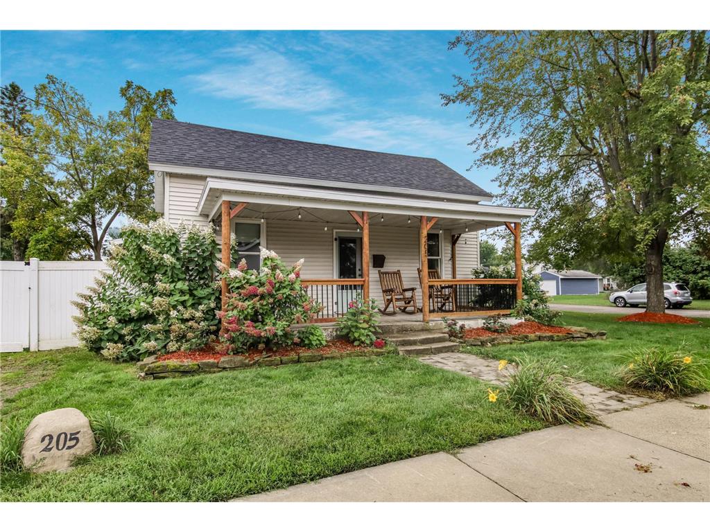 205 E Greenville Street Chippewa Falls WI 54729 6792323 image1
