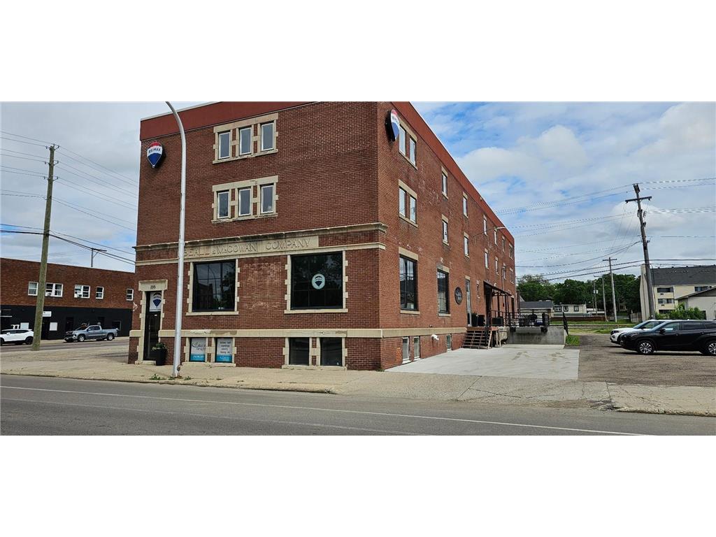 205 E Lincoln Avenue Fergus Falls MN 56537 6728496 image1