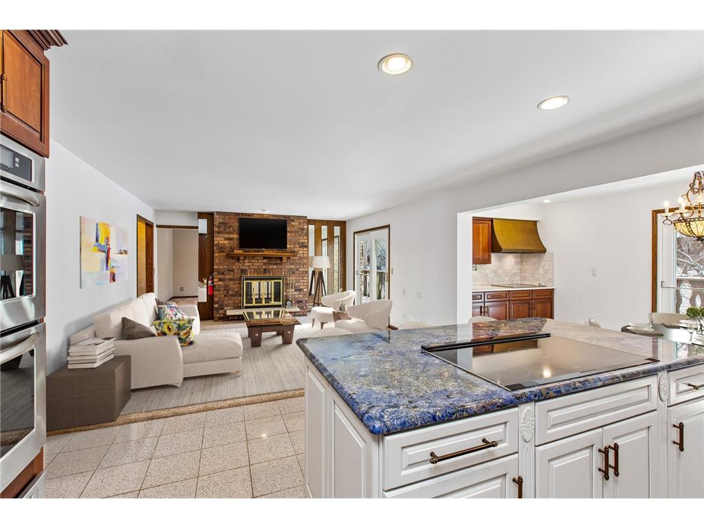205 Hillcrest Court Burnsville MN 55337 7032559 image2