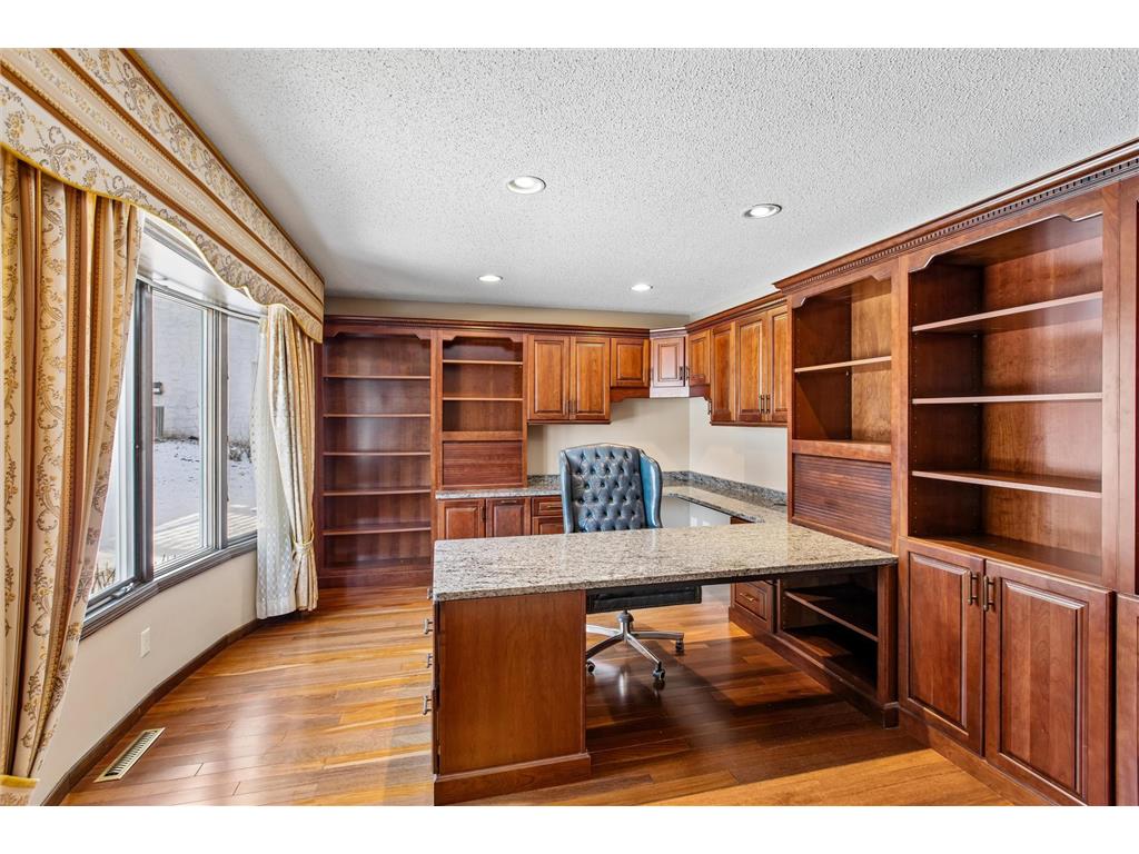 205 Hillcrest Court Burnsville MN 55337 7032559 image6