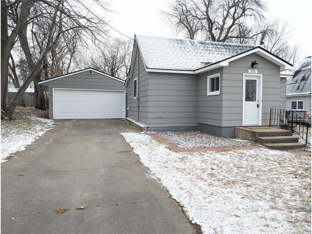 205 Minnesota Street W, Cannon Falls, MN, 55009 MLS 6490434 Edina