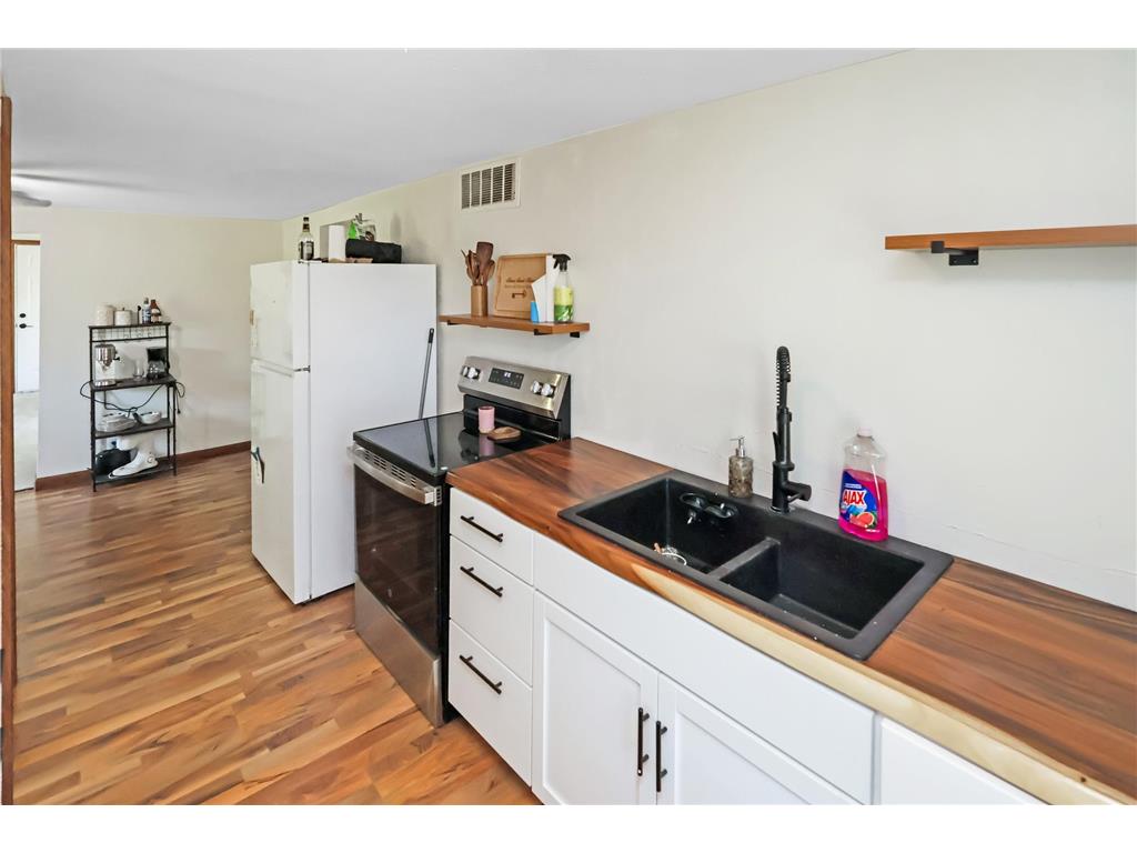 205 S Cedar Street Royalton MN 56373 7074697 image4