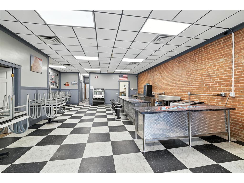 205 S Main Street Le Sueur MN 56058 6770424 image2