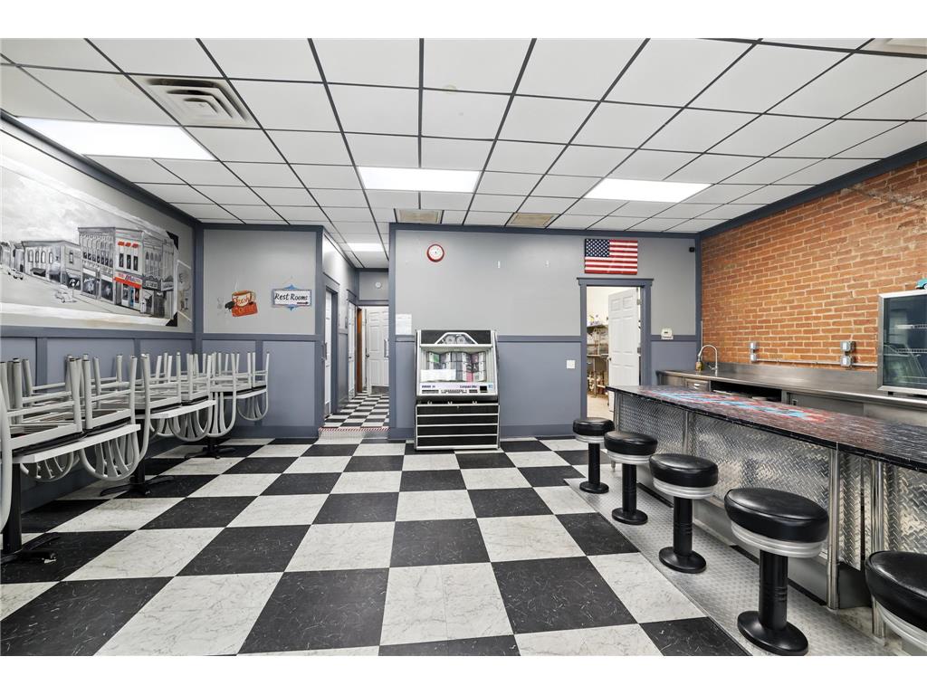 205 S Main Street Le Sueur MN 56058 6770424 image3