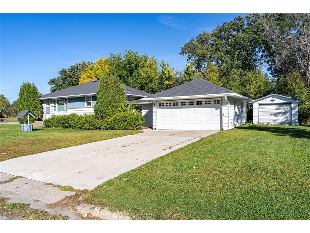 205 S Nelson Street Crookston MN 56716 6620770 image1