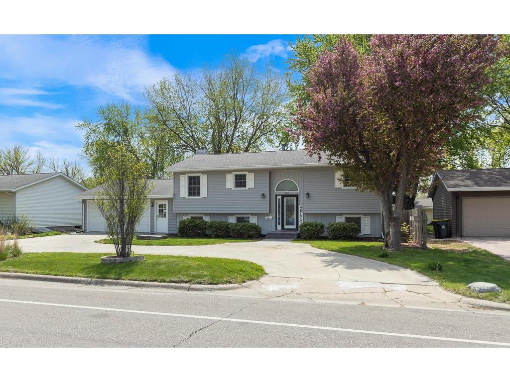 205 Southview Drive Marshall MN 56258 6655368 image1