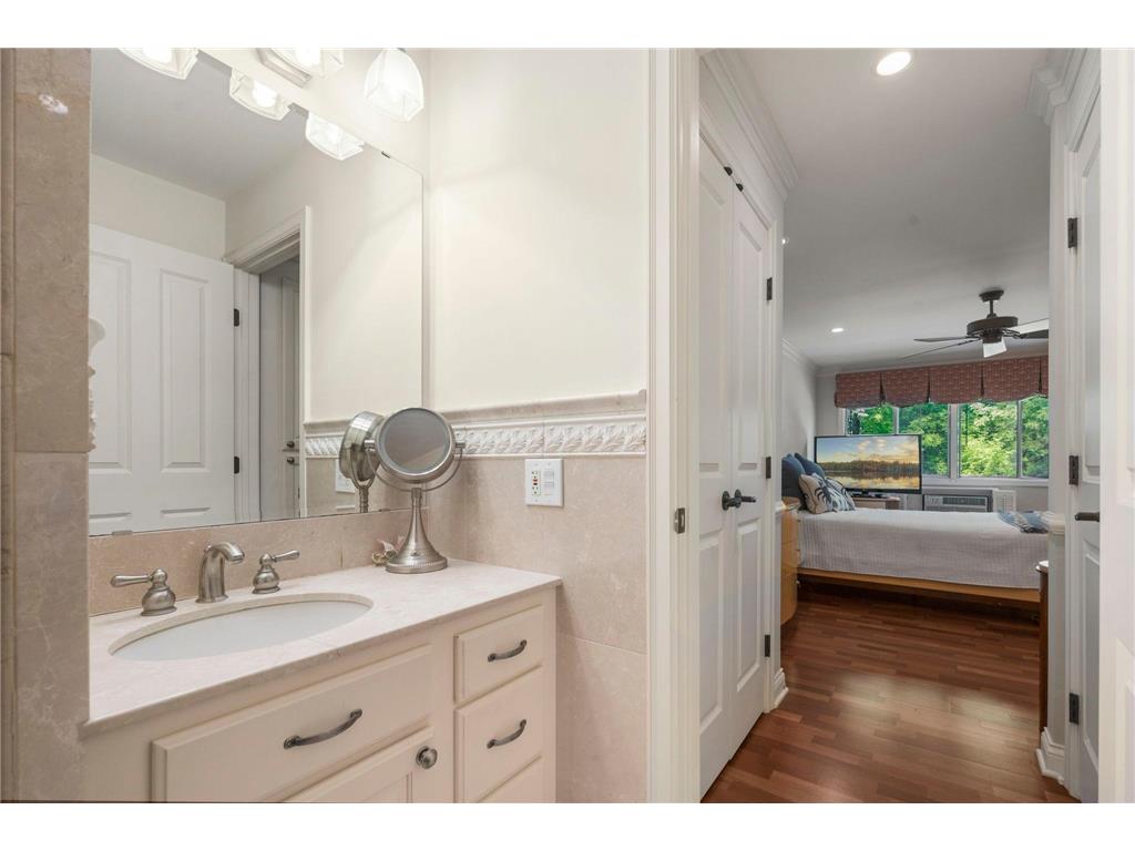 205 Barry #117 Wayzata MN 55391 7074963 image32