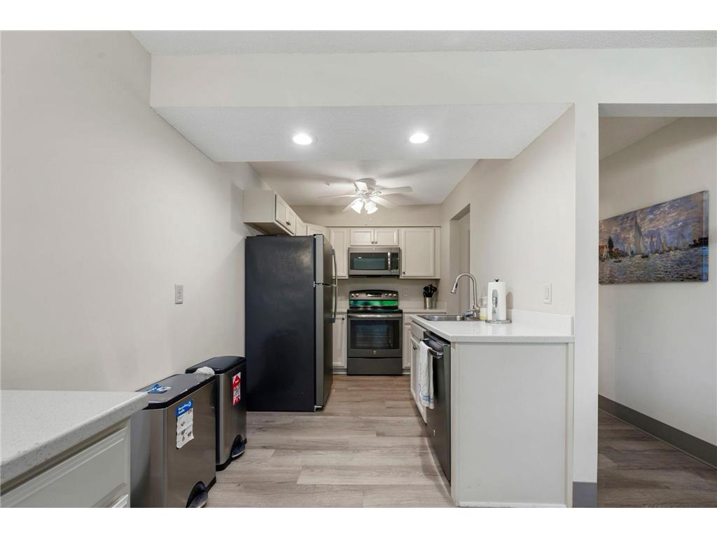 205 Barry #117 Wayzata MN 55391 7074963 image50