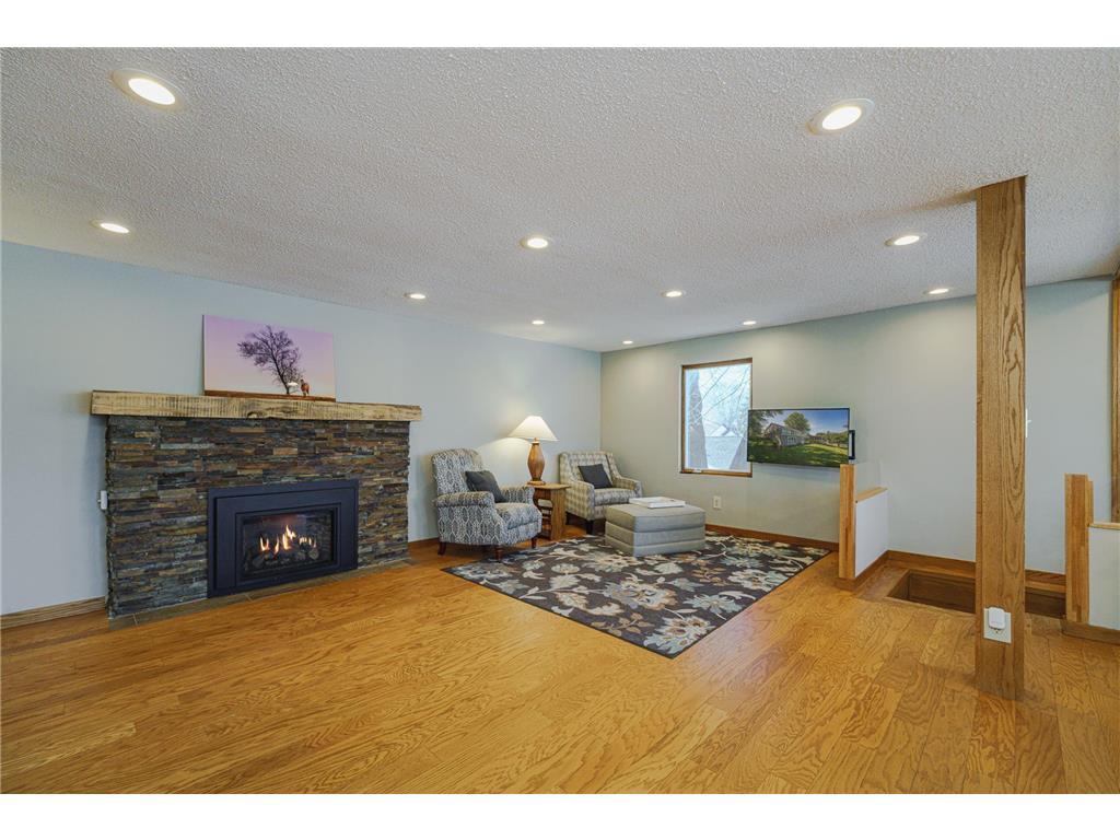 2050 Lake View Drive Prior Lake MN 55352 - Spring 7067385 image17