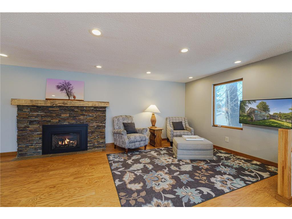 2050 Lake View Drive Prior Lake MN 55352 - Spring 7067385 image18