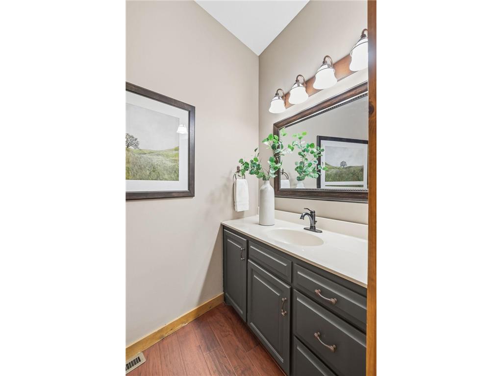 2050 Oakwood Ridge Chanhassen MN 55317 7050705 image28