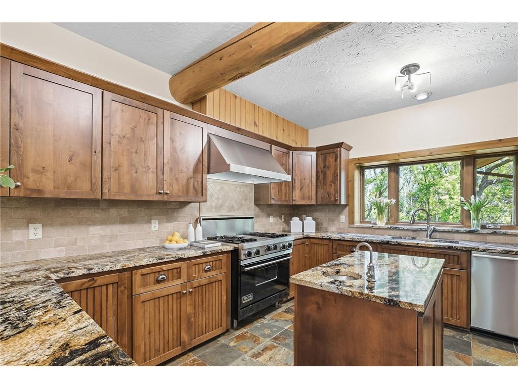 2050 Oakwood Ridge Chanhassen MN 55317 7050705 image32